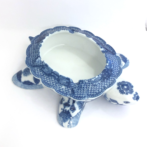 Blue Willow Turtle Shaped Dish Bowl, 7W