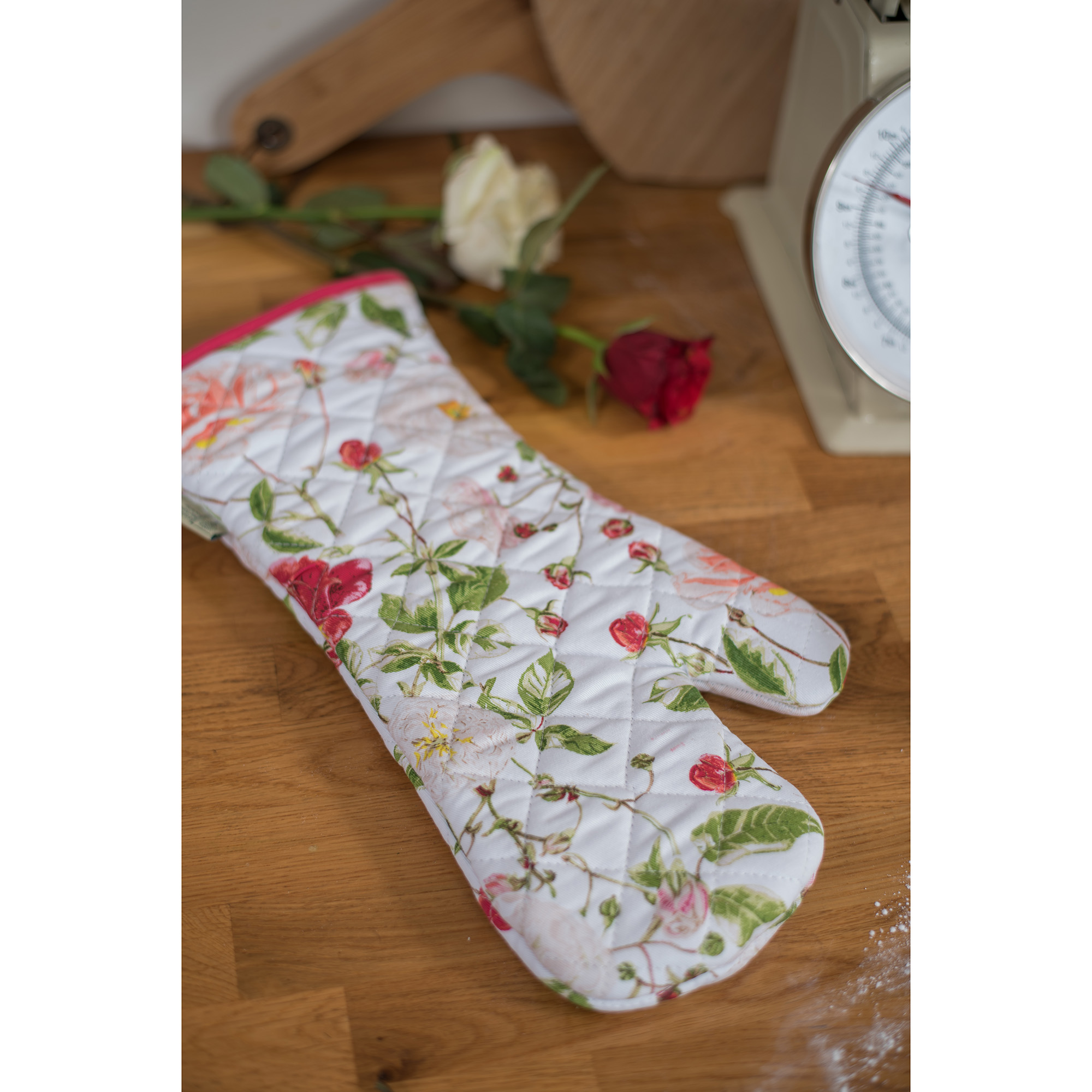 Oven Mitt - Traditional Rose