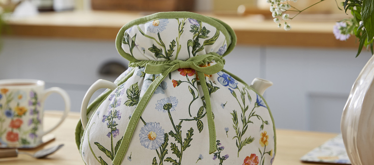 Muff Tea Cozy - garden-flowers